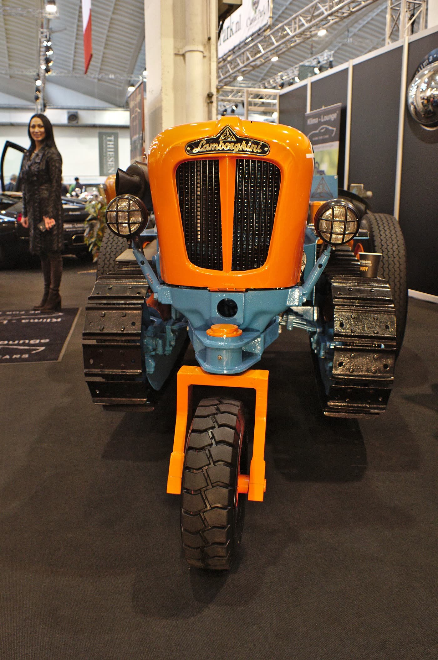 Tractor Lamborghini naranja