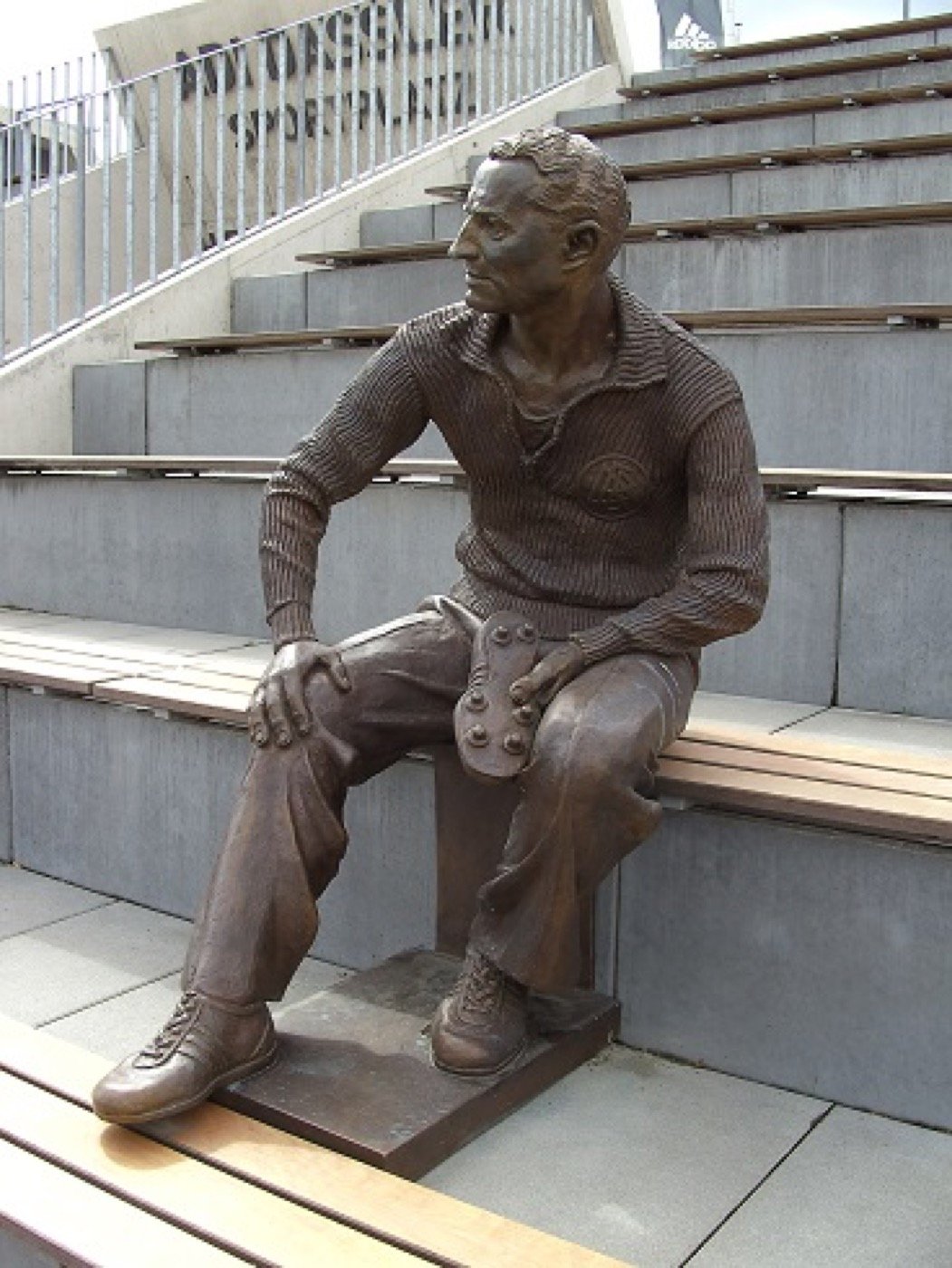 Estatua de Adi Dassler en Herzogenaurach