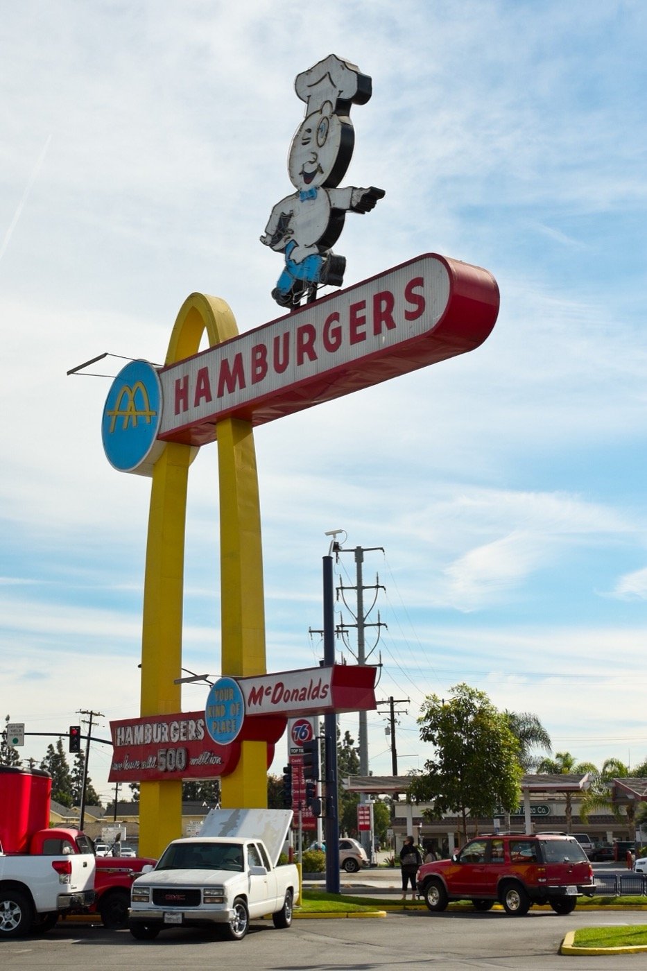 Cartel antiguo de McDonald's con la mascota Speedee