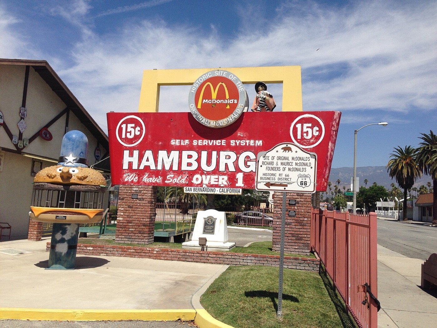 Lugar del primer McDonald's en San Bernardino, California